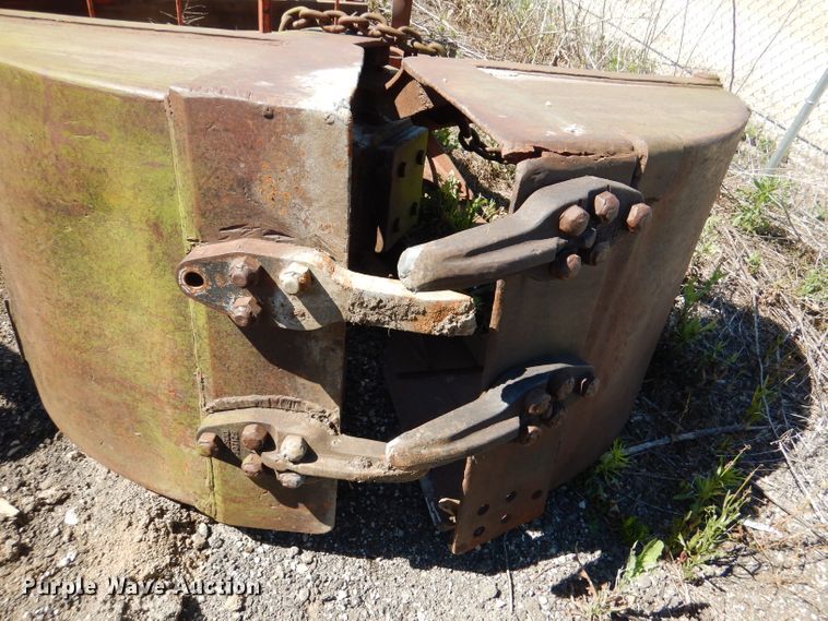 image for item DL8922 (2) clamshell buckets