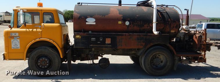 image for item DL8923 1982 Ford 800  oil distributor truck