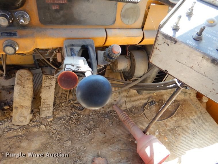 image for item DL8923 1982 Ford 800  oil distributor truck