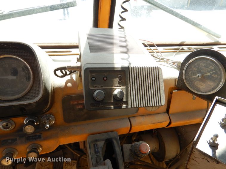 image for item DL8923 1982 Ford 800  oil distributor truck