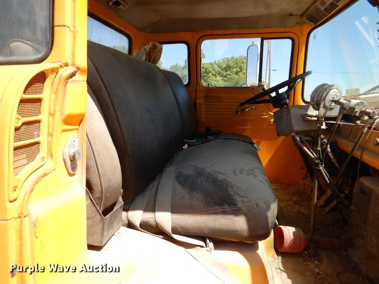 image for item DL8923 1982 Ford 800  oil distributor truck