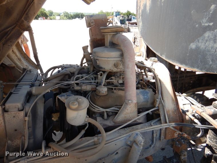 image for item DL8923 1982 Ford 800  oil distributor truck