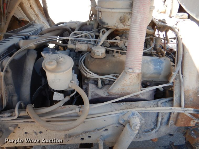 image for item DL8923 1982 Ford 800  oil distributor truck