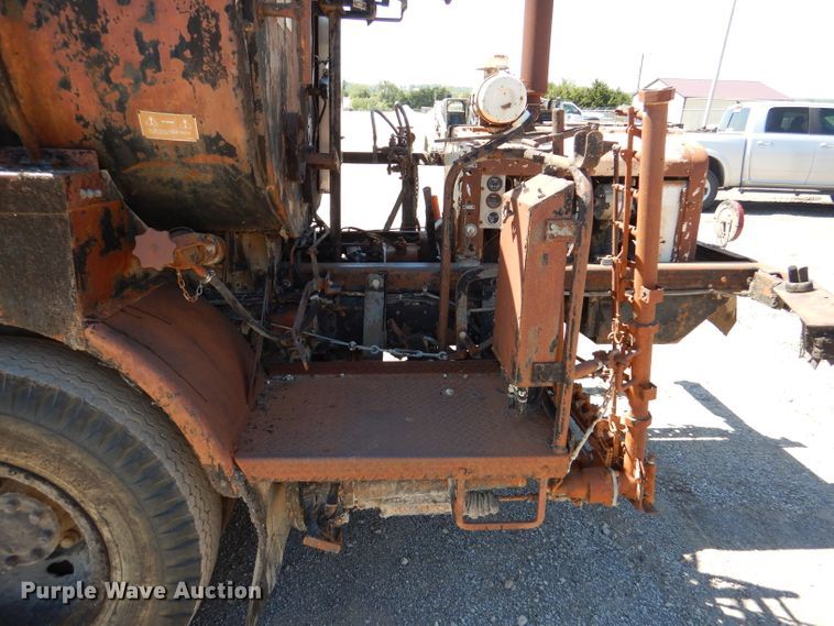 image for item DL8923 1982 Ford 800  oil distributor truck