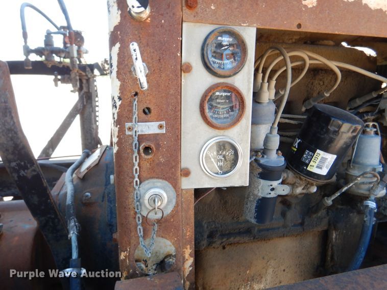 image for item DL8923 1982 Ford 800  oil distributor truck