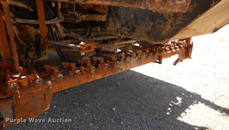 image for item DL8923 1982 Ford 800  oil distributor truck