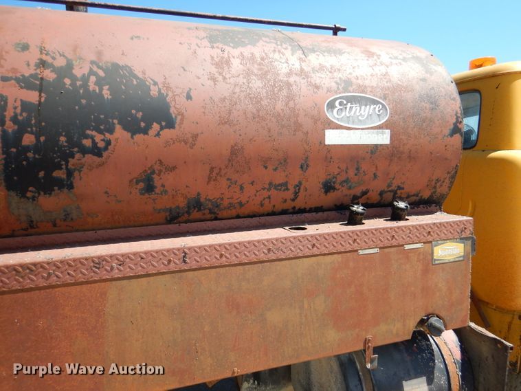 image for item DL8923 1982 Ford 800  oil distributor truck