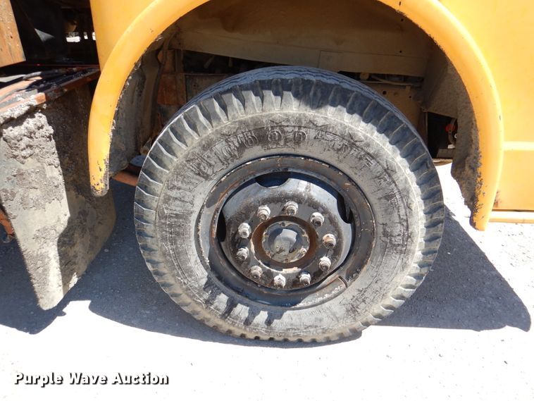 image for item DL8923 1982 Ford 800  oil distributor truck