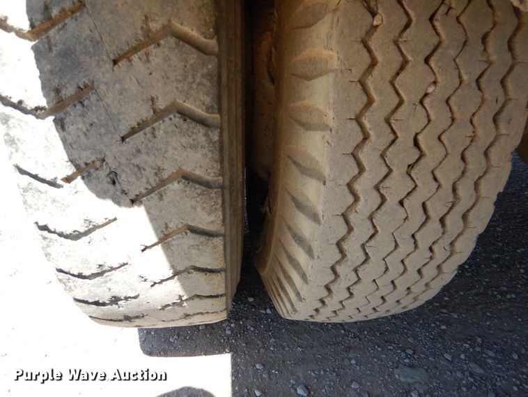 image for item DL8923 1982 Ford 800  oil distributor truck