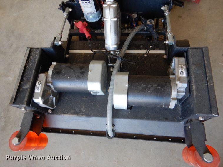 image for item DL8924 Tomcat Sport floor scrubber