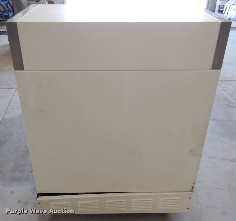 image for item DL8927 True TMC-34 refrigerator