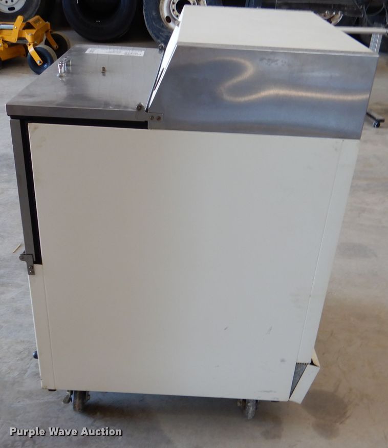 image for item DL8927 True TMC-34 refrigerator