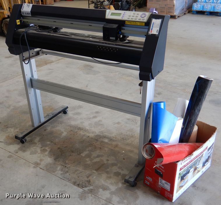 image for item DL8929 Sign Warehouse vinyl cutter