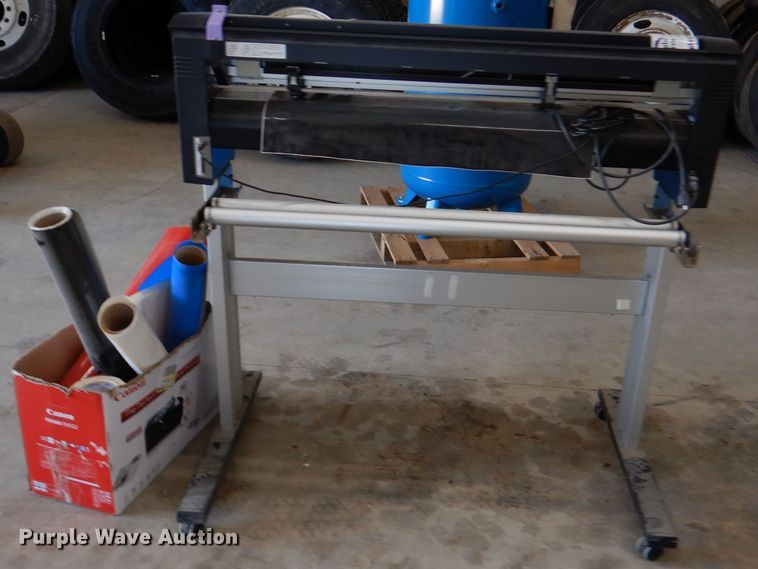 image for item DL8929 Sign Warehouse vinyl cutter