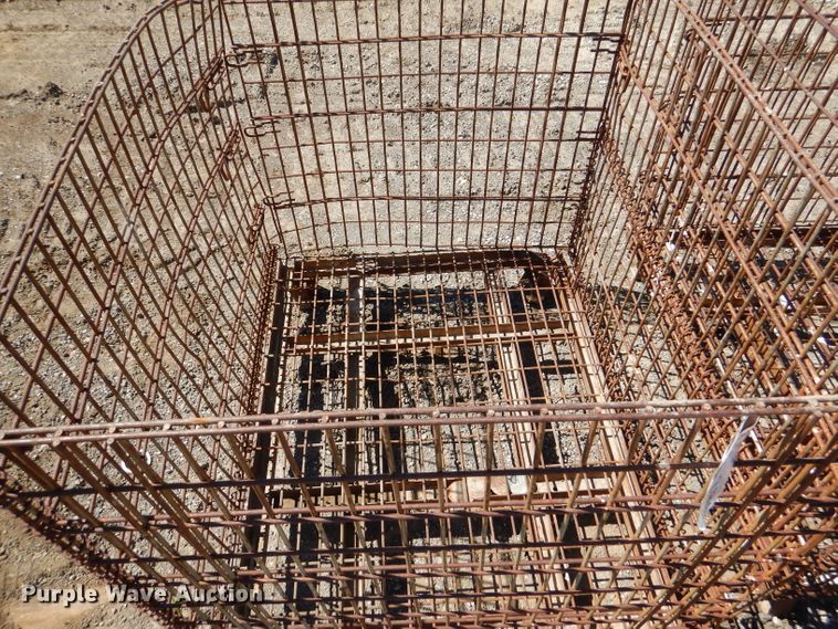 image for item DL8931 (17) collapsible wire containers