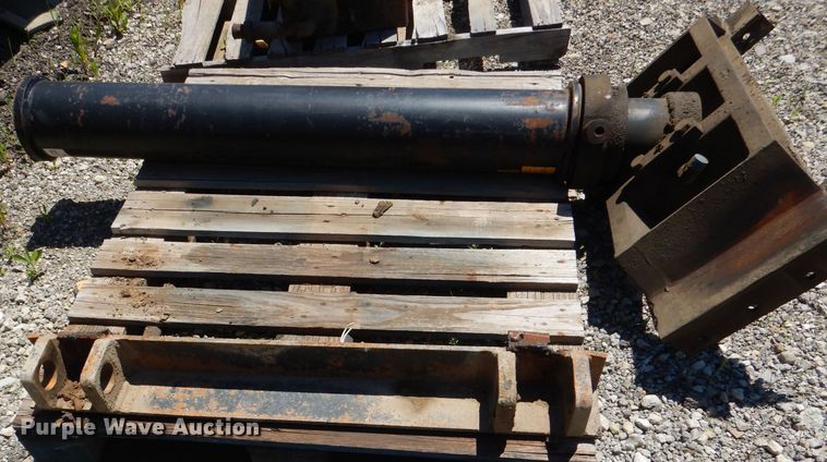 image for item DL8932 Midland dump bed