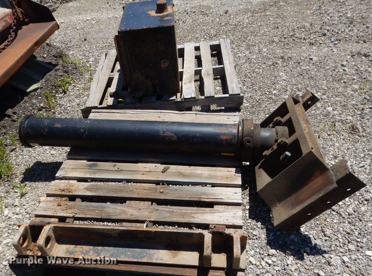 image for item DL8932 Midland dump bed