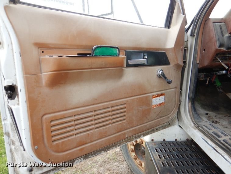 image for item DL8943 1992 GMC Top Kick  dump truck