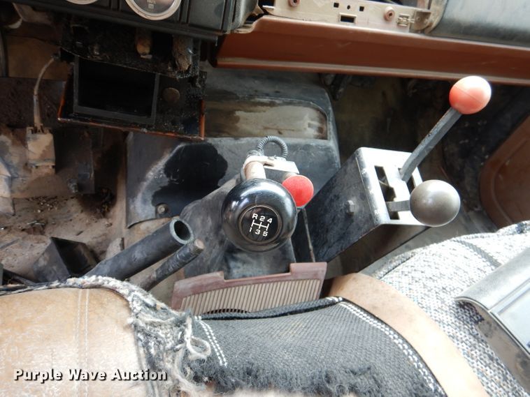 image for item DL8943 1992 GMC Top Kick  dump truck