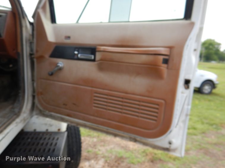 image for item DL8943 1992 GMC Top Kick  dump truck