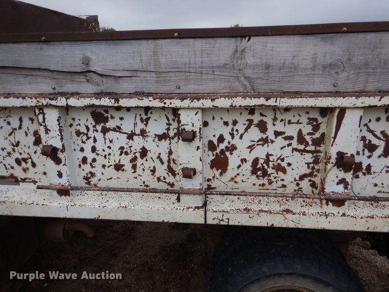 image for item DL8943 1992 GMC Top Kick  dump truck