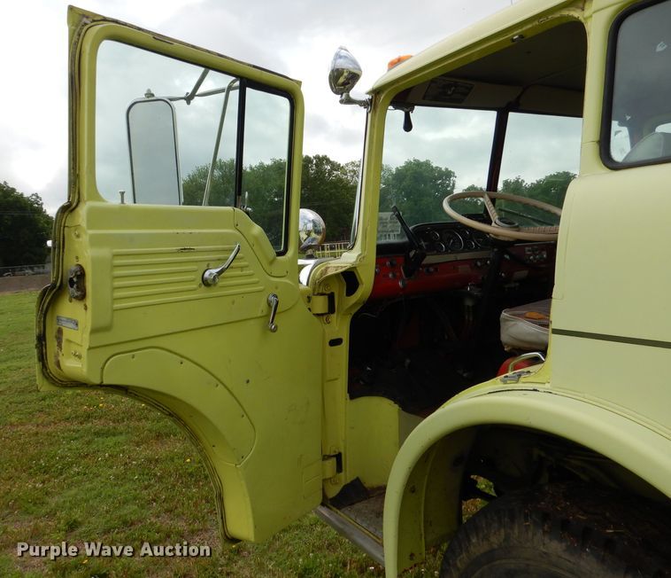 image for item DL8945 1973 Ford C900  fire truck