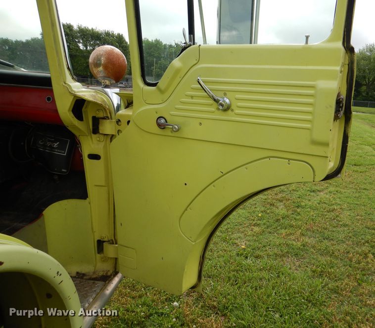 image for item DL8945 1973 Ford C900  fire truck