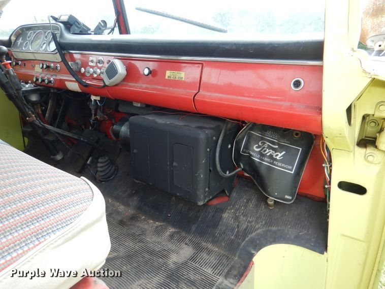 image for item DL8945 1973 Ford C900  fire truck