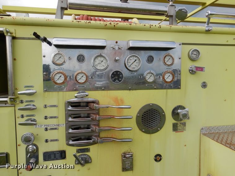 image for item DL8945 1973 Ford C900  fire truck