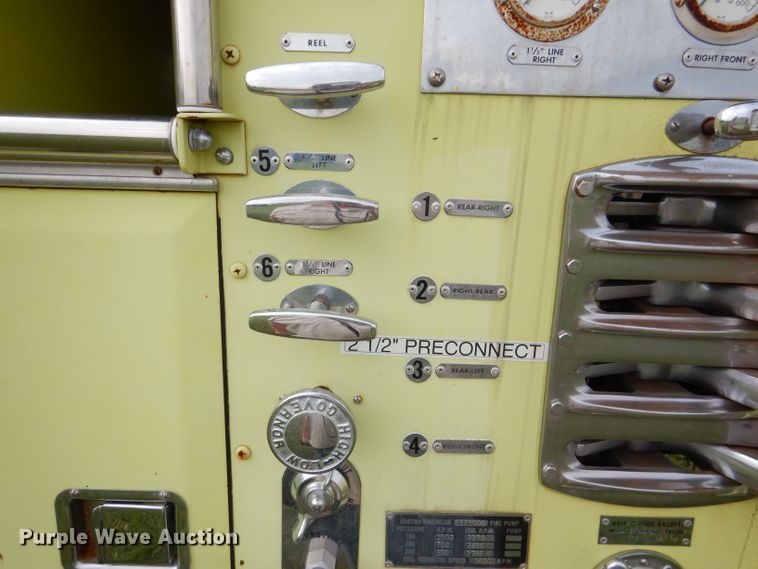 image for item DL8945 1973 Ford C900  fire truck