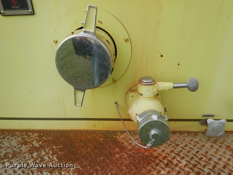 image for item DL8945 1973 Ford C900  fire truck