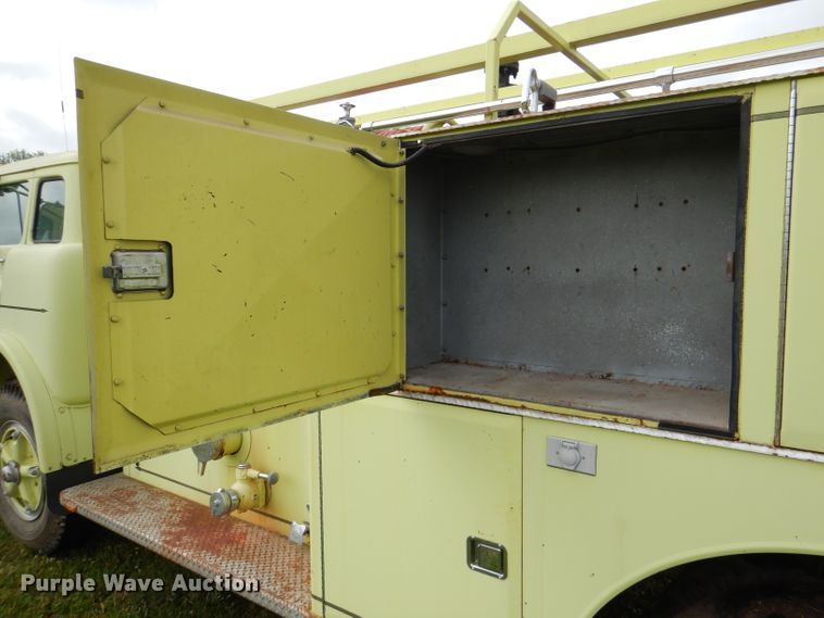 image for item DL8945 1973 Ford C900  fire truck