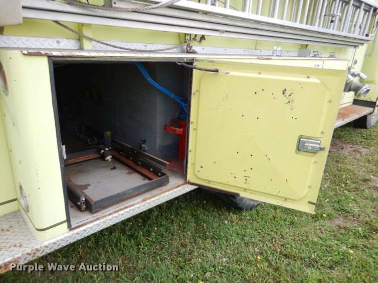 image for item DL8945 1973 Ford C900  fire truck