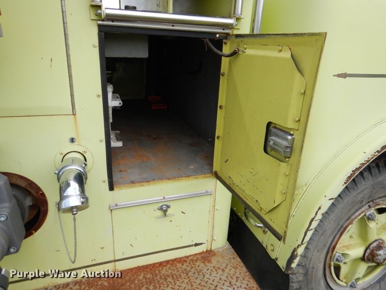 image for item DL8945 1973 Ford C900  fire truck