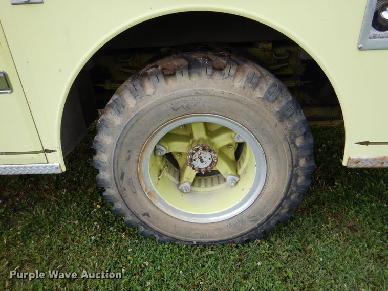 image for item DL8945 1973 Ford C900  fire truck