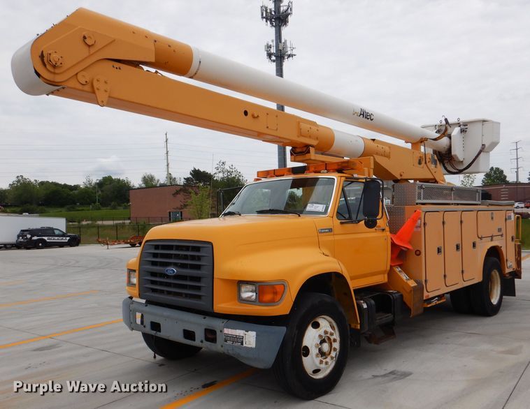 image for item DM0002 1997 Ford F800  bucket truck