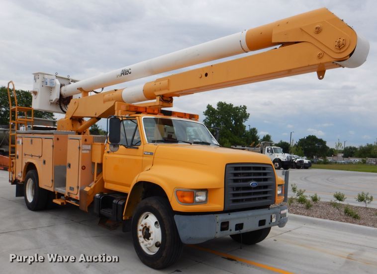 image for item DM0002 1997 Ford F800  bucket truck