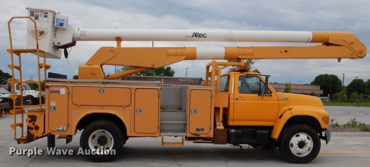 image for item DM0002 1997 Ford F800  bucket truck