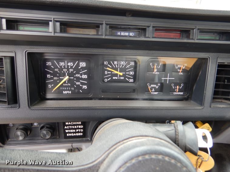 image for item DM0002 1997 Ford F800  bucket truck