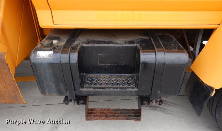 image for item DM0002 1997 Ford F800  bucket truck