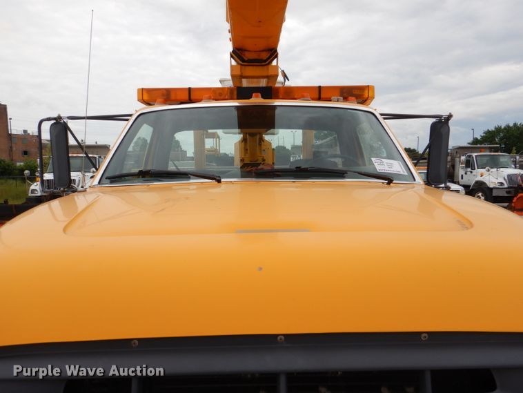 image for item DM0002 1997 Ford F800  bucket truck
