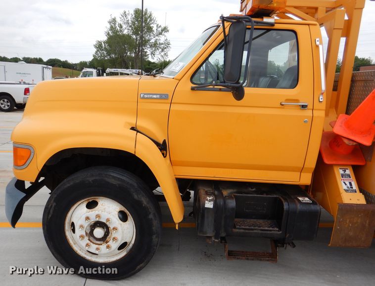 image for item DM0002 1997 Ford F800  bucket truck