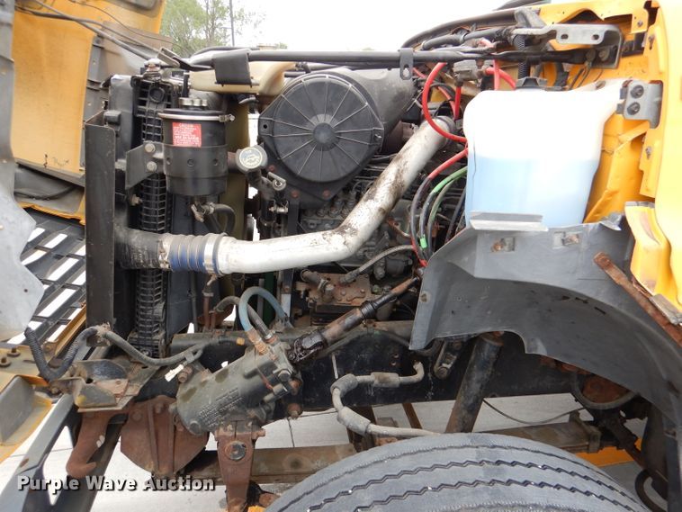 image for item DM0002 1997 Ford F800  bucket truck