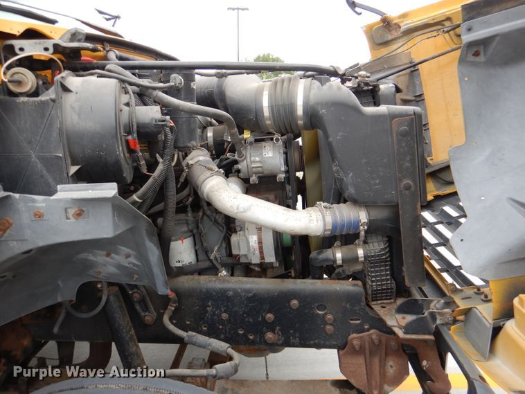 image for item DM0002 1997 Ford F800  bucket truck