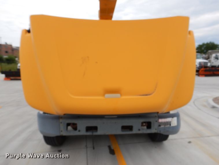 image for item DM0002 1997 Ford F800  bucket truck