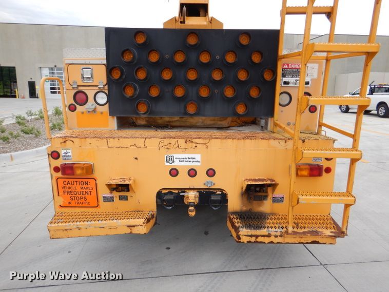 image for item DM0002 1997 Ford F800  bucket truck