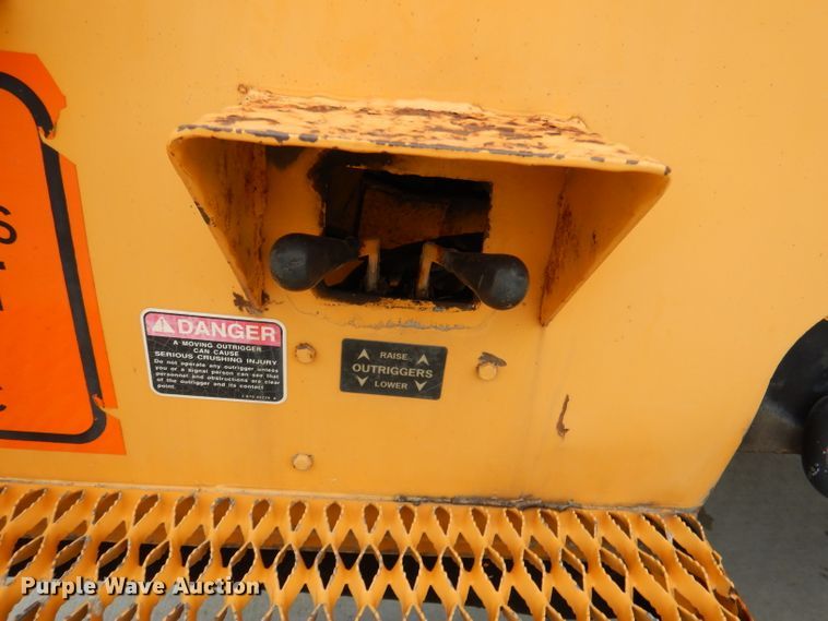 image for item DM0002 1997 Ford F800  bucket truck