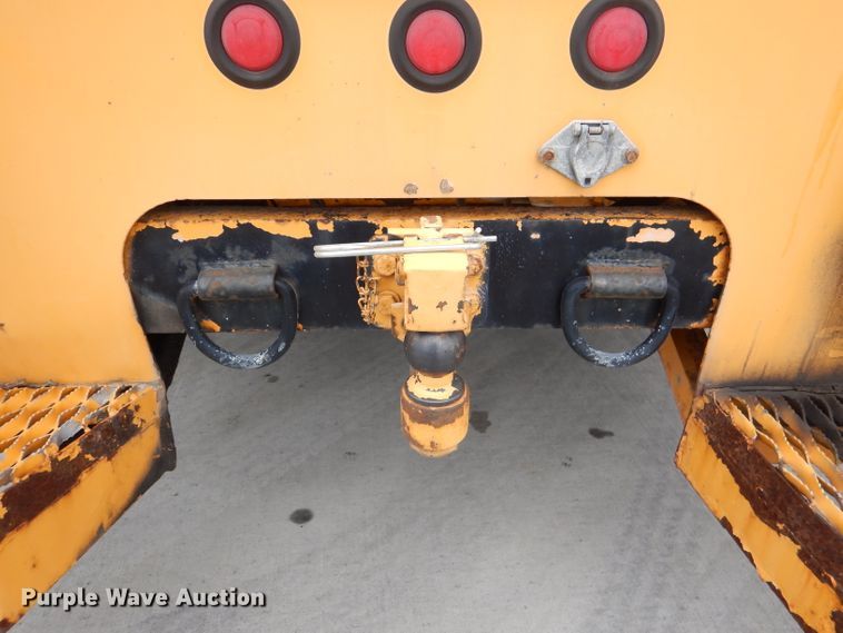 image for item DM0002 1997 Ford F800  bucket truck