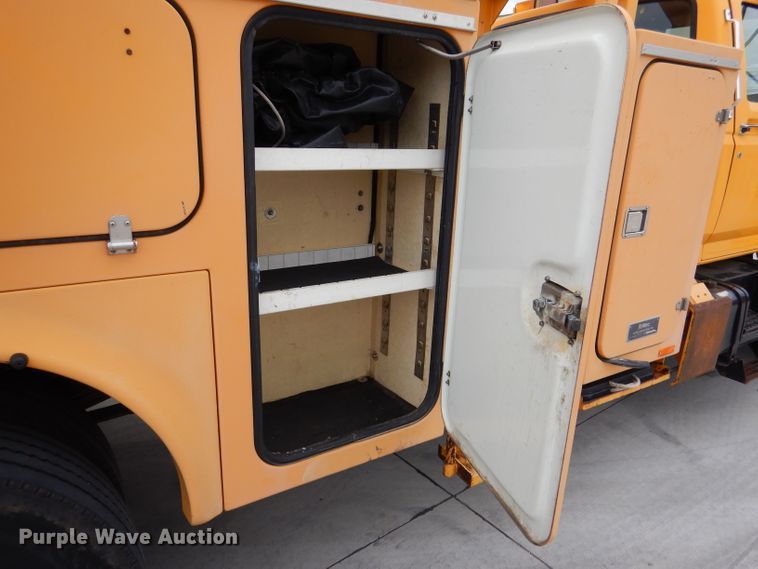 image for item DM0002 1997 Ford F800  bucket truck