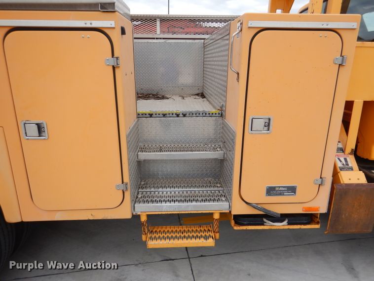 image for item DM0002 1997 Ford F800  bucket truck